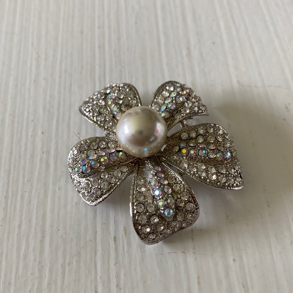 Preloved Premier Designs Prissy Brooch! # 4723 - Picture 2 of 3